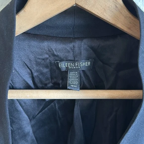 EILEEN FISHER WOMAN Blazer. - Picture 4 of 15